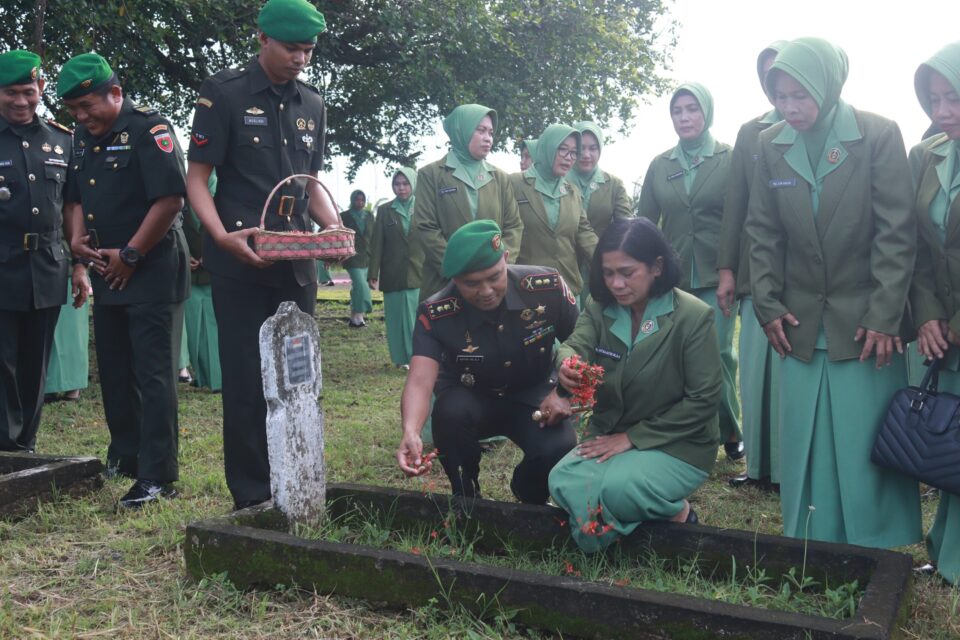 Sambut HUT Korem 141 Toddopuli Ke – 69, Kodim 1426 Takalar Gelar Ziarah Di TMP Polongbangkeng
