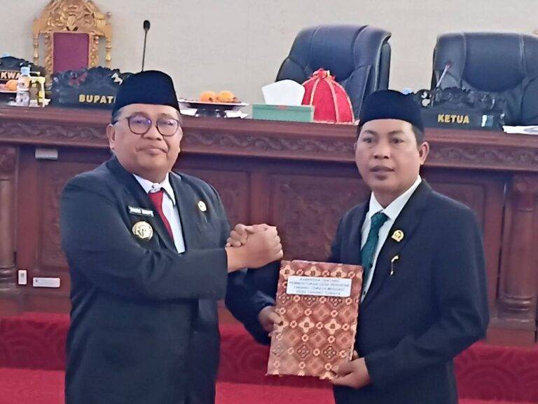 Bupati Takalar Serahkan Ranperda Pemekaran Desa Tarang Toa ke DPRD