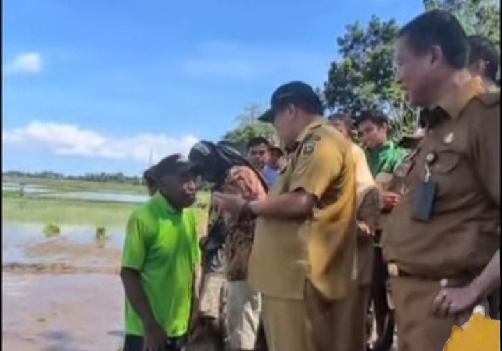 Turun ke Sawah, Bupati Takalar Serap Aspirasi Petani Polongbangkeng Utara
