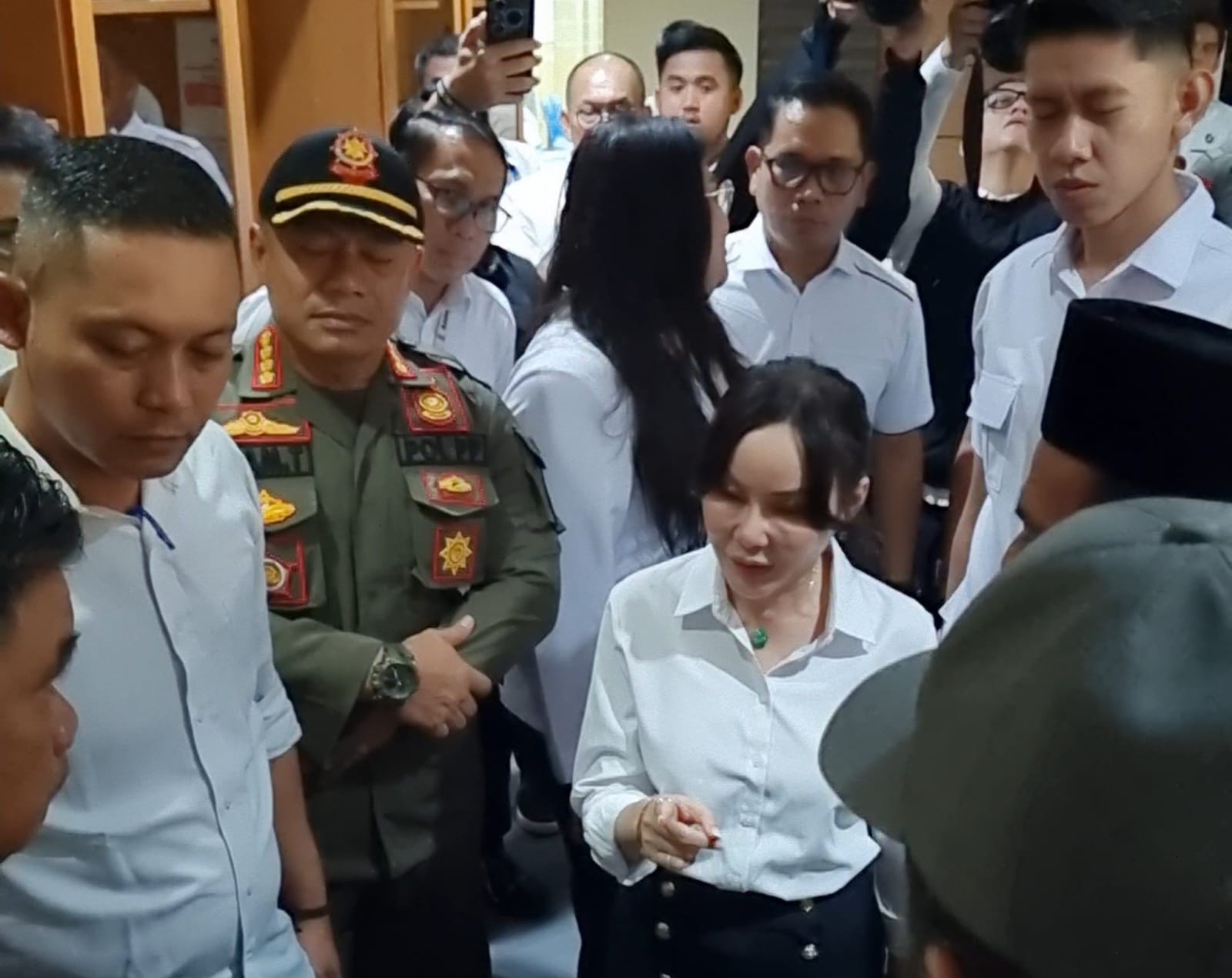 Audiensi Warga Rempang Digelar Tertutup, warga dilarang membawa HP dan wartawan dilarang meliput, Transparansi Pemerintah Dipertanyakan